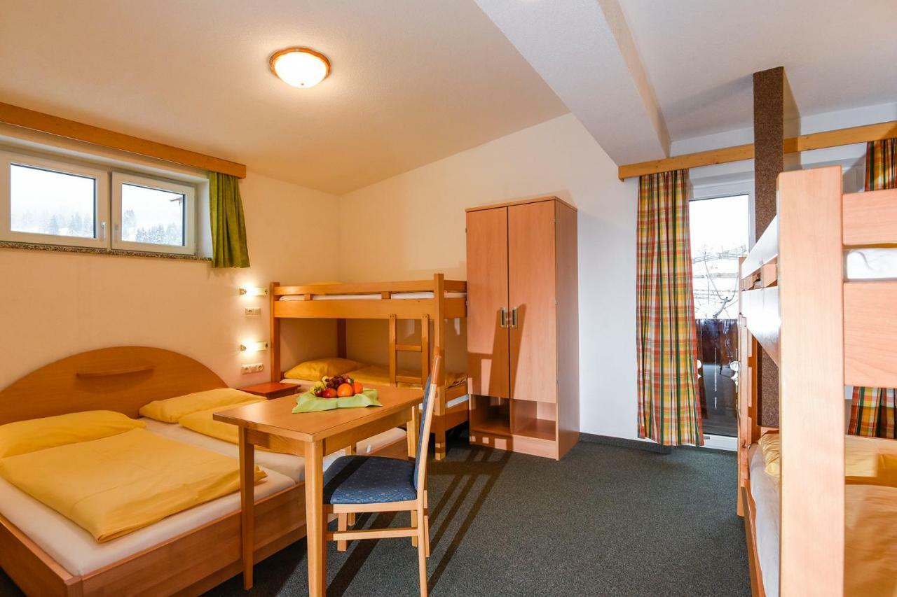 Jugendhotel Gruber グロースアルル エクステリア 写真