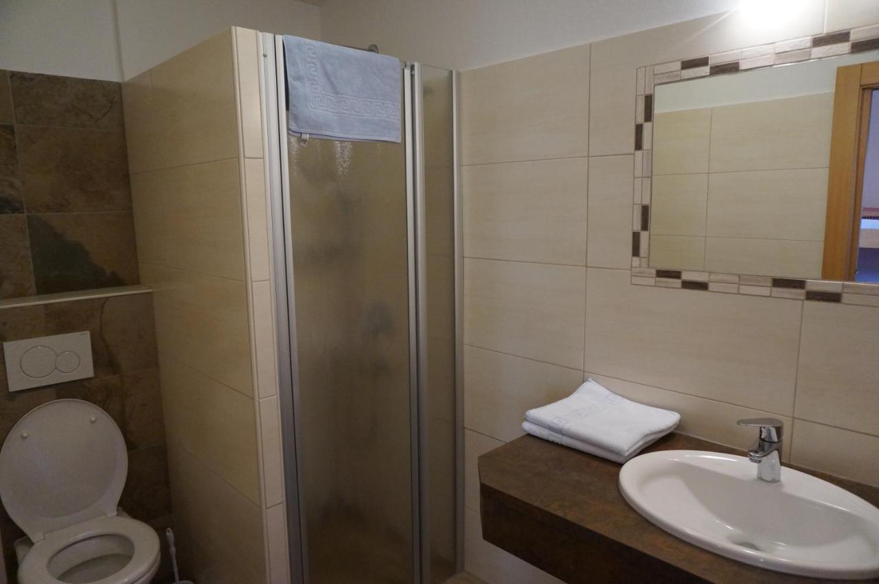 Jugendhotel Gruber グロースアルル エクステリア 写真